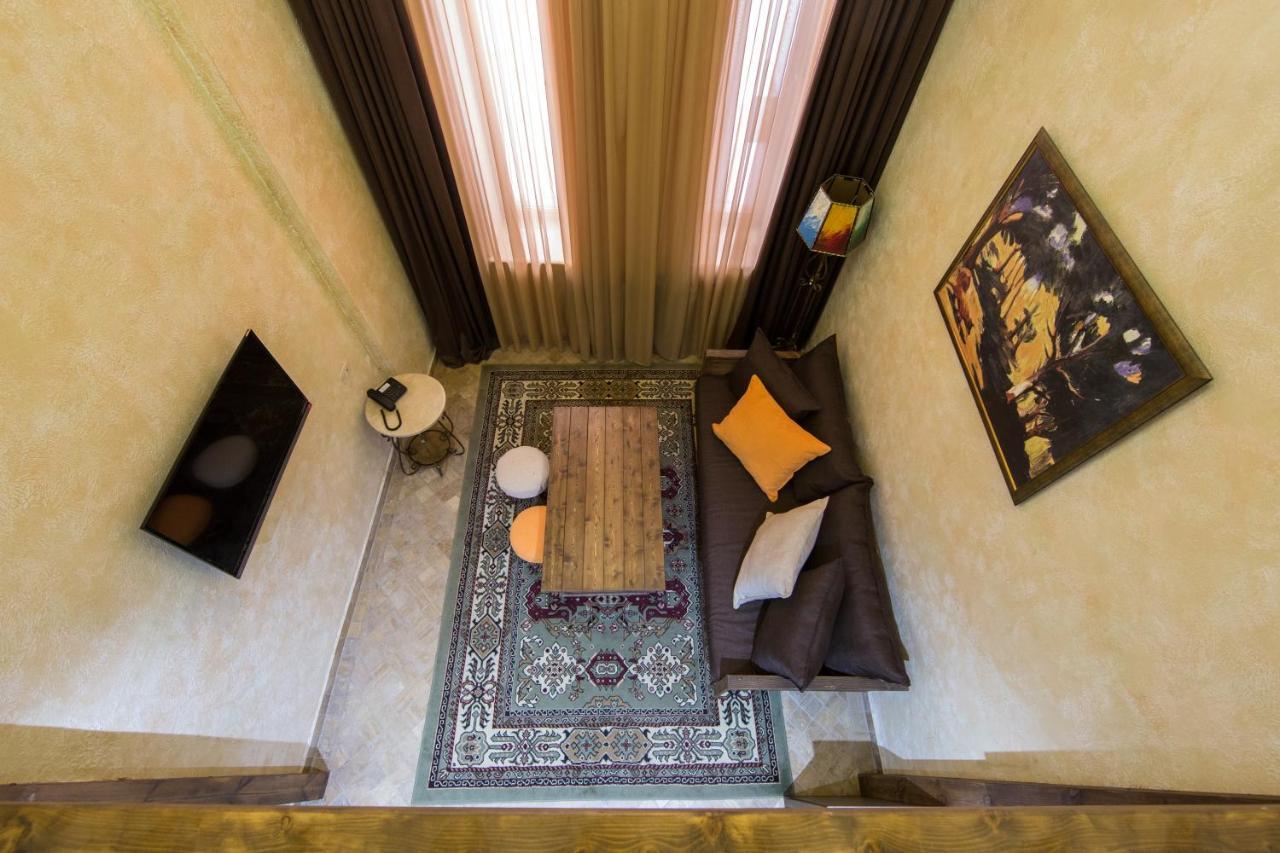 Caucasus Hotel Kasagh Ngoại thất bức ảnh A living room in a typical apartment
