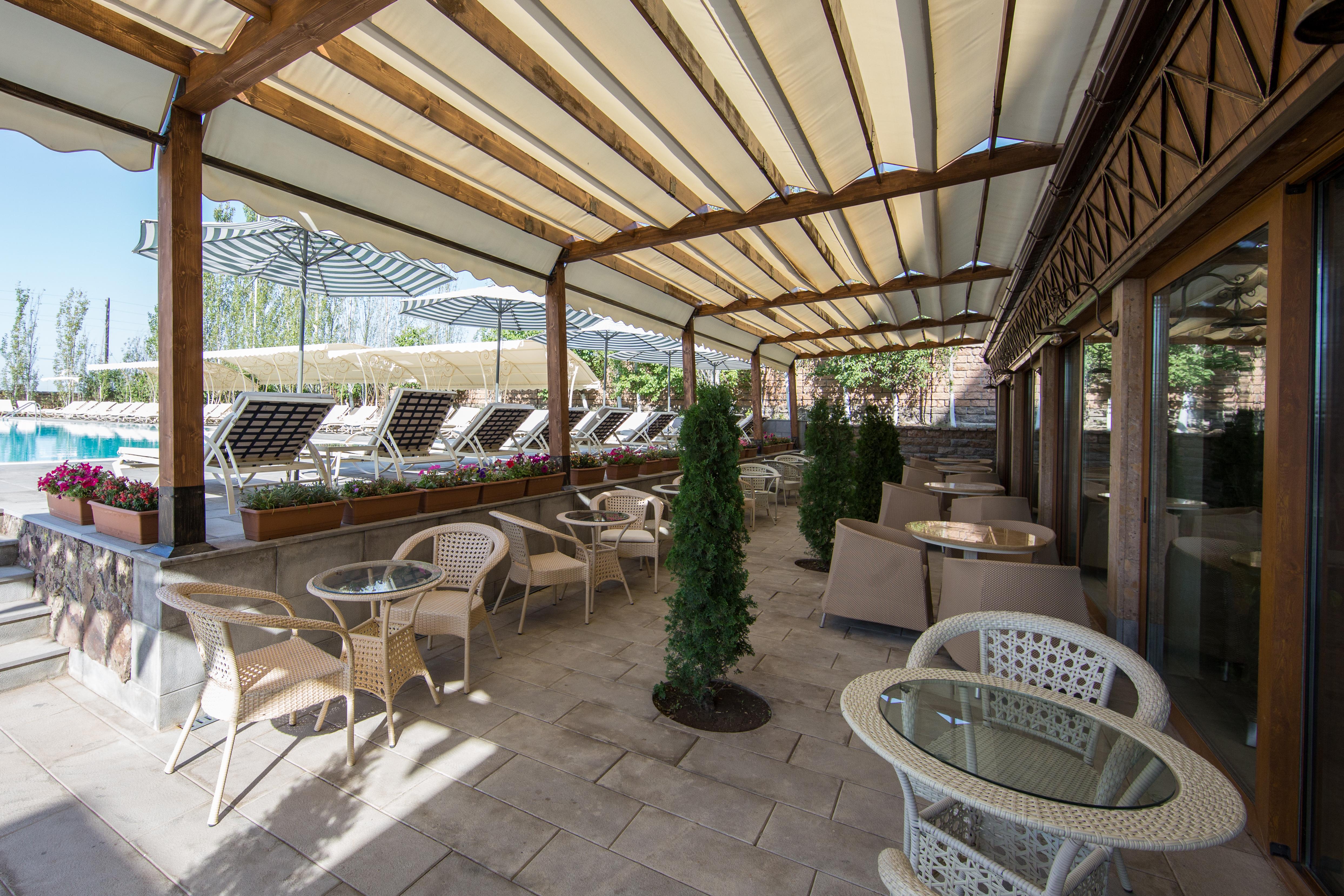 Caucasus Hotel Kasagh Ngoại thất bức ảnh 3D rendering of a patio