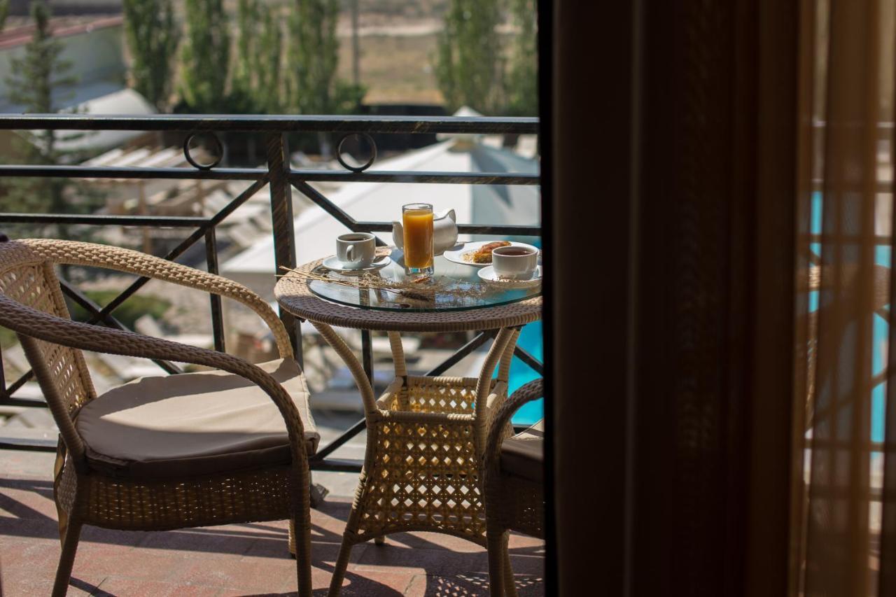Caucasus Hotel Kasagh Ngoại thất bức ảnh A balcony